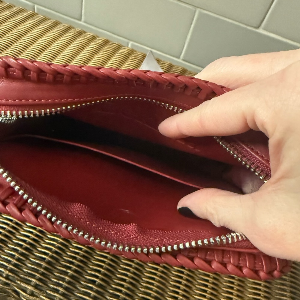 Beklina red Leather Crossbody Bag - Picture 3 of 4